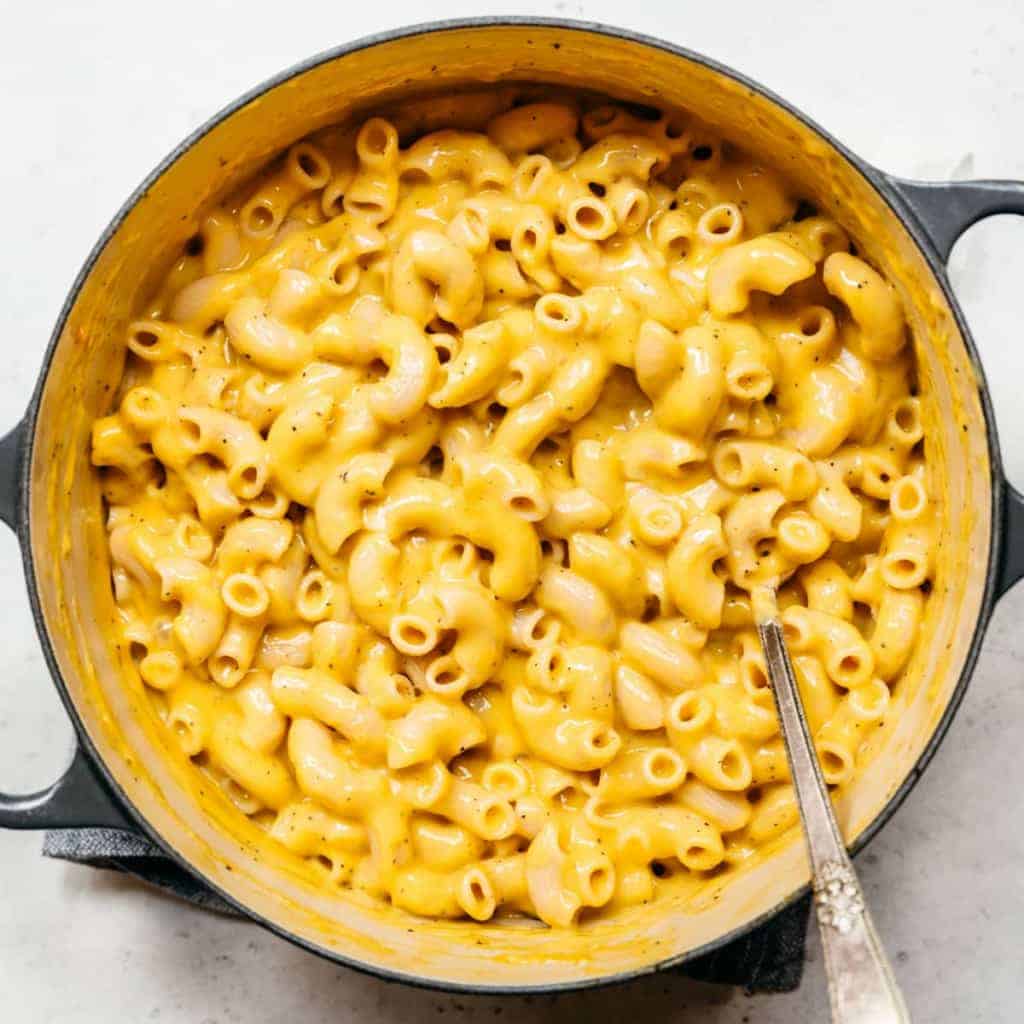 vegan mac and cheese in cashew sauce
