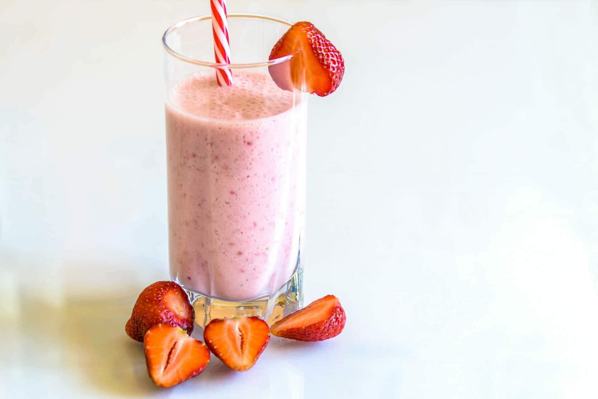 Hailey Bieber Erewhon Strawberry Skin Smoothie