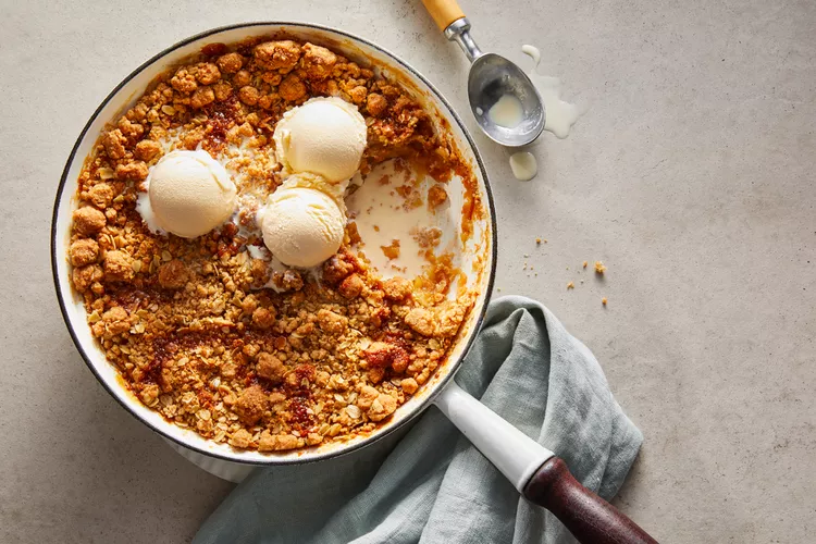 Skillet Apple-Ginger Crisp