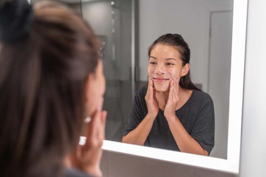 How to Use a Cleansing Balm?