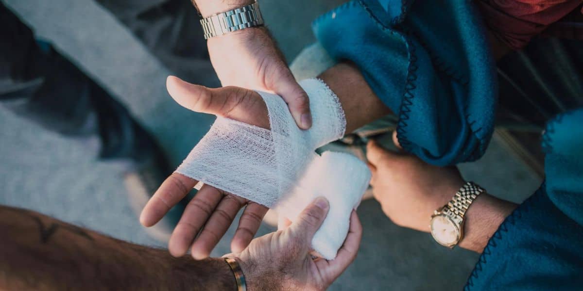 PFAS-Free Bandages: Learn What They Are +  7 Safe Brands To Buy From