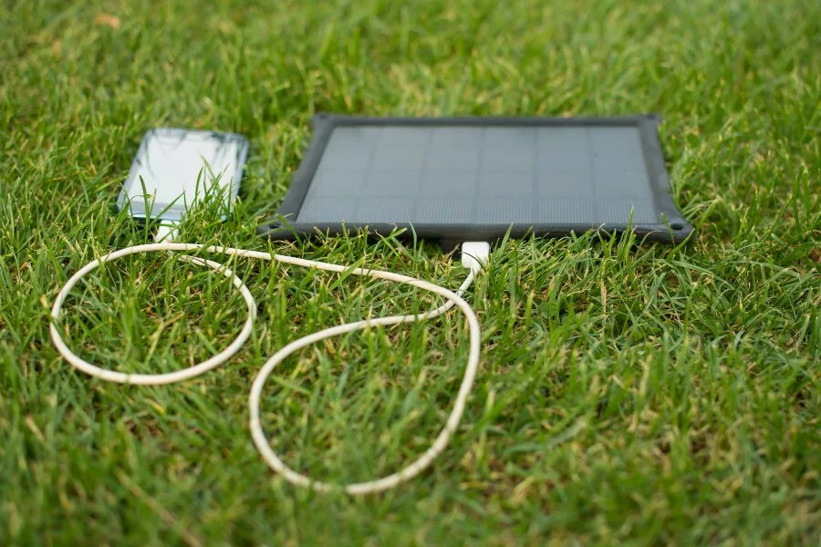 Types of Solar Phone Chargers in the Market